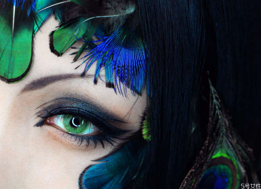 cos妝怎么把眼睛畫大 cos化妝入門基本知識(shí)