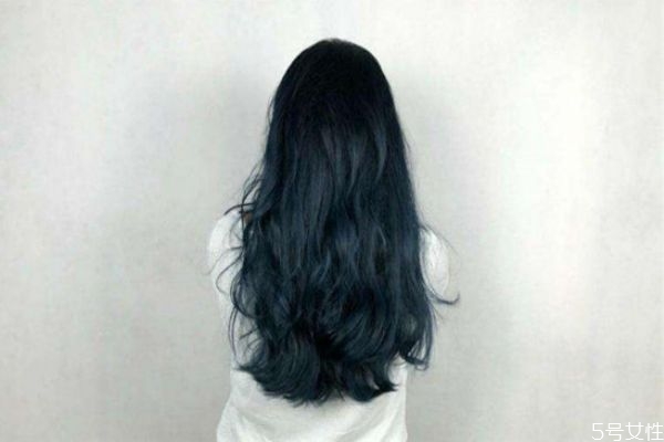 漂發(fā)的危害性多大 漂發(fā)后當(dāng)天可以染發(fā)嗎 漂發(fā)的危害性多大 漂發(fā)后當(dāng)天可以染發(fā)嗎