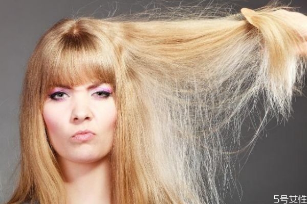 頭發(fā)拉了第二天能扎嗎 拉直頭發(fā)后要注意什么 頭發(fā)拉了第二天能扎嗎 拉直頭發(fā)后要注意什么