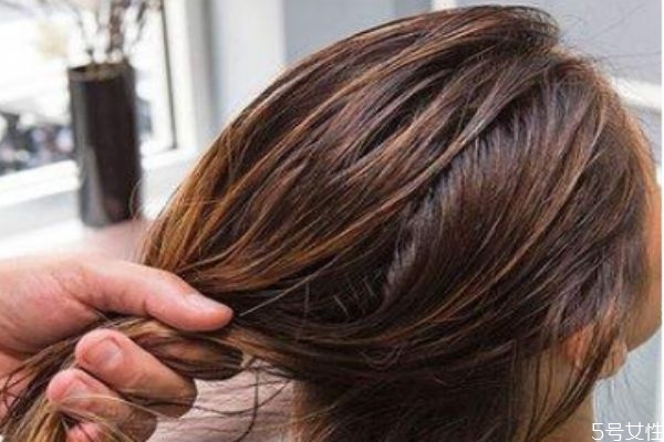 冷燙不加熱需要多久 冷燙的最佳軟化時(shí)間 冷燙不加熱需要多久 冷燙的最佳軟化時(shí)間