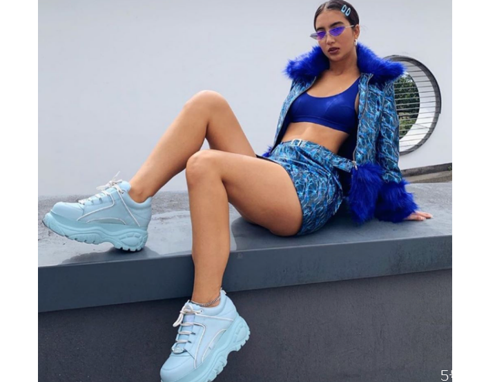 y2k是什么風(fēng)格 y2k風(fēng)格穿搭 y2k是什么風(fēng)格 y2k風(fēng)格穿搭