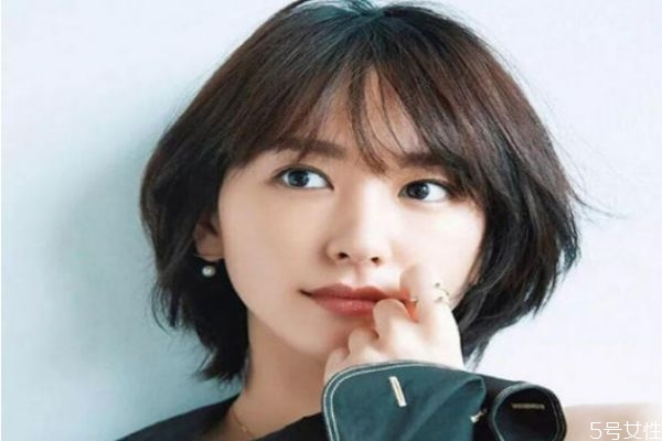 扎不起來的短發(fā)怎么辦 齊耳短發(fā)適合什么年齡段 扎不起來的短發(fā)怎么辦 齊耳短發(fā)適合什么年齡段