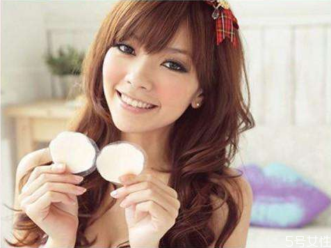 胸貼過敏紅癢怎么辦 怎樣貼胸貼不容易過敏 胸貼過敏紅癢怎么辦 怎樣貼胸貼不容易過敏