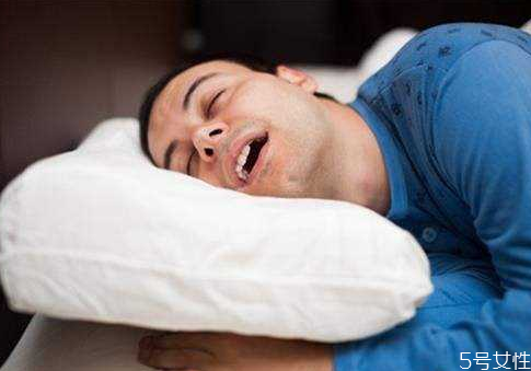 戴口罩睡覺可以防止打呼嚕嗎 戴口罩睡覺會(huì)有什么危害