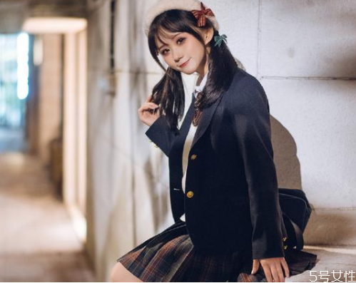 jk炸褶和不炸褶的區(qū)別 jk制服如何避免炸褶問題 jk炸褶和不炸褶的區(qū)別 jk制服如何避免炸褶問題