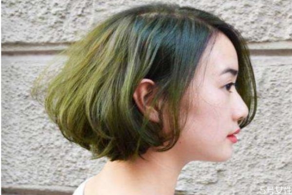 做悶青為什么發(fā)根會黃 染了悶青色不喜歡怎么辦 做悶青為什么發(fā)根會黃 染了悶青色不喜歡怎么辦