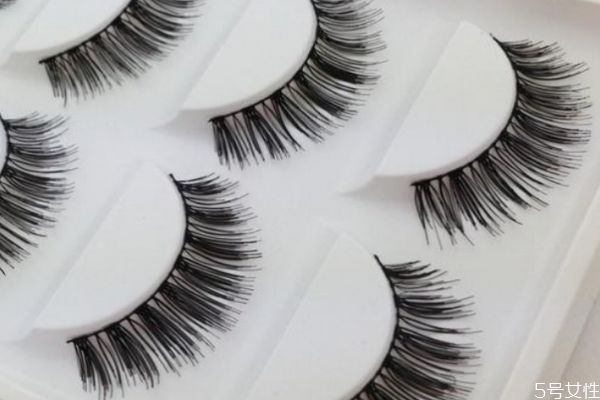 接睫毛眼皮會松嗎 長期接睫毛有什么危害 接睫毛眼皮會松嗎 長期接睫毛有什么危害