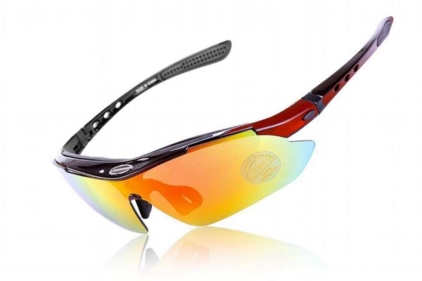 運動眼鏡度數(shù)如何配 運動眼鏡和普通眼鏡的區(qū)別 運動眼鏡度數(shù)如何配 運動眼鏡和普通眼鏡的區(qū)別