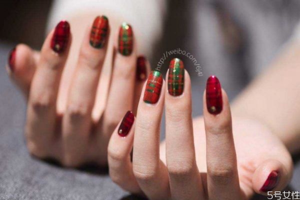 美甲多久卸掉比較好 美甲做了多久就要卸 美甲多久卸掉比較好 美甲做了多久就要卸