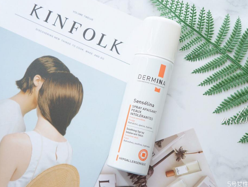 化了妝如何補(bǔ)水 化妝后能噴補(bǔ)水噴霧嗎 化了妝如何補(bǔ)水 化妝后能噴補(bǔ)水噴霧嗎