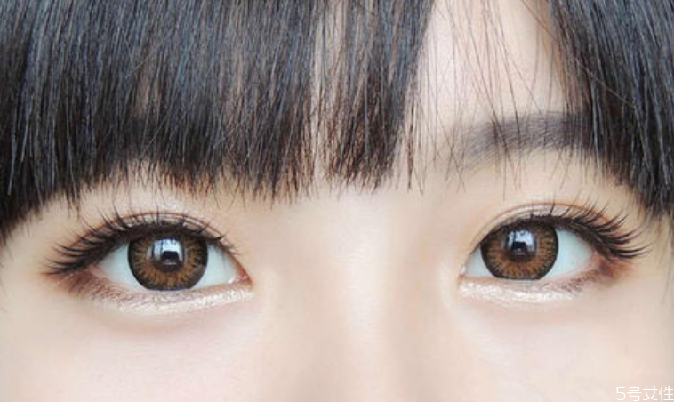 自己在家怎么卸假睫毛 快速卸掉嫁接睫毛的方法 自己在家怎么卸假睫毛 快速卸掉嫁接睫毛的方法