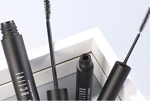 卸睫毛膏進(jìn)眼睛怎么辦 怎么卸睫毛膏不進(jìn)眼睛 卸睫毛膏進(jìn)眼睛怎么辦 怎么卸睫毛膏不進(jìn)眼睛