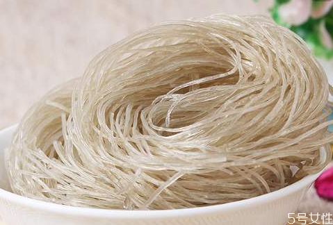 紅薯粉泡一夜可以嗎 干的紅薯粉要泡多久 紅薯粉泡一夜可以嗎 干的紅薯粉要泡多久