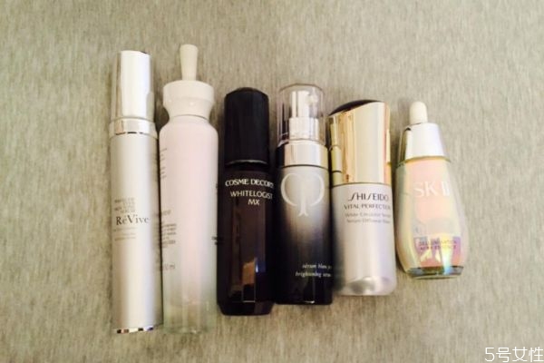 美白精華可以和別的精華疊加使用么 美白精華用在哪個(gè)步驟 美白精華可以和別的精華疊加使用么 美白精華用在哪個(gè)步驟