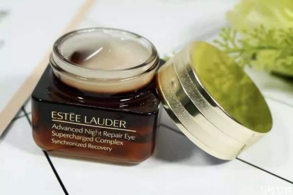 skii眼霜好用嗎 skii眼霜和雅詩(shī)蘭黛哪個(gè)好 skii眼霜好用嗎 skii眼霜和雅詩(shī)蘭黛哪個(gè)好