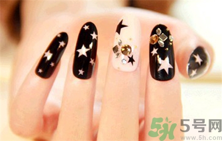 甲片半貼好還是全貼好?玩轉(zhuǎn)秋冬美甲攻略 甲片半貼好還是全貼好?玩轉(zhuǎn)秋冬美甲攻略