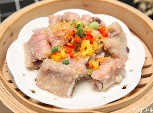 芋頭蒸排骨的做法 芋頭蒸排骨的竅門(mén)