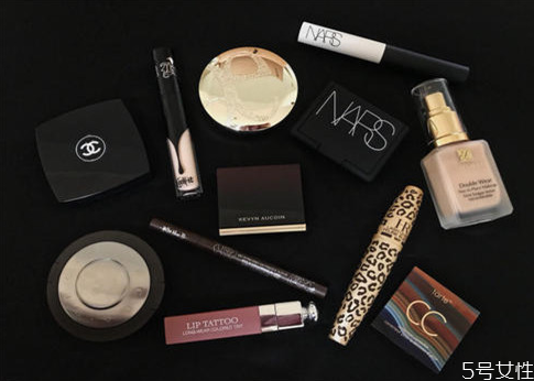 哪種平價化妝品適合中年女士 適合中年的平價彩妝推薦 哪種平價化妝品適合中年女士 適合中年的平價彩妝推薦