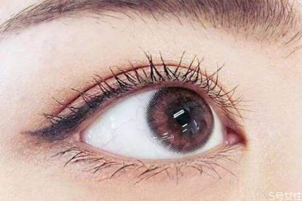 美瞳滑片了還可以帶嗎 美瞳滑片危害 美瞳滑片了還可以帶嗎 美瞳滑片危害