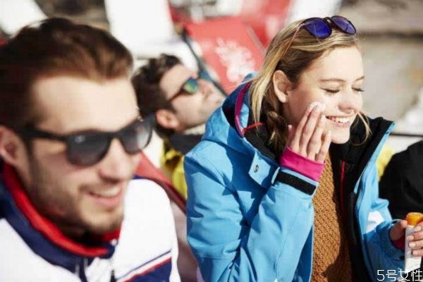 冬天也需要防曬嗎 冬天防曬霜用多少指數(shù)的 冬天也需要防曬嗎 冬天防曬霜用多少指數(shù)的