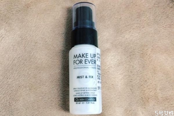 定妝噴霧是什么成分 定妝噴霧哪個(gè)牌子好用 定妝噴霧是什么成分 定妝噴霧哪個(gè)牌子好用