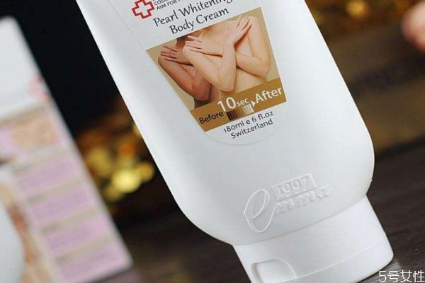 身體乳每天涂有危害嗎 身體乳涂多了會(huì)有副作用嗎 身體乳每天涂有危害嗎 身體乳涂多了會(huì)有副作用嗎