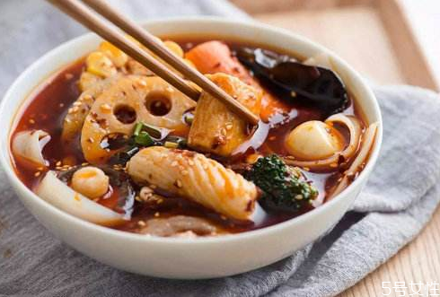 火鍋和麻辣燙的區(qū)別 火鍋和麻辣燙哪個好吃 火鍋和麻辣燙的區(qū)別 火鍋和麻辣燙哪個好吃