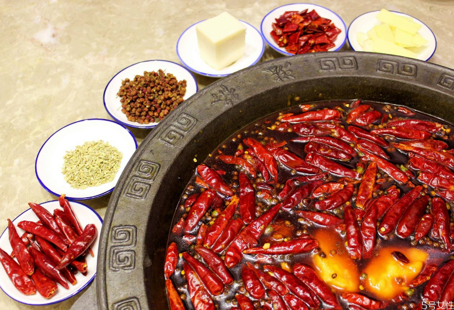 火鍋和麻辣燙的區(qū)別 火鍋和麻辣燙哪個好吃 火鍋和麻辣燙的區(qū)別 火鍋和麻辣燙哪個好吃