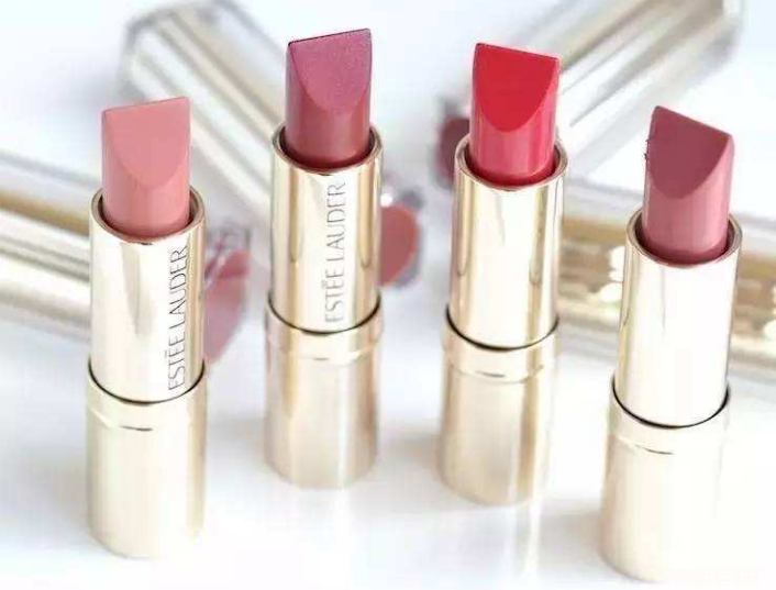 唇蜜和口紅哪個(gè)先用 唇蜜和口紅可以一起使用嗎 唇蜜和口紅哪個(gè)先用 唇蜜和口紅可以一起使用嗎