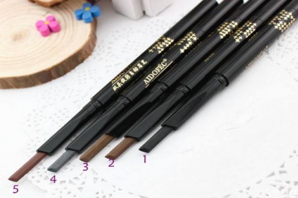 眉筆怎么畫(huà)眉毛好看 手把手教你畫(huà)出完美眉毛