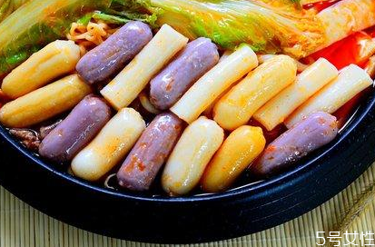 火鍋年糕怎么做好吃 火鍋年糕煮幾分鐘會(huì)熟 火鍋年糕怎么做好吃 火鍋年糕煮幾分鐘會(huì)熟