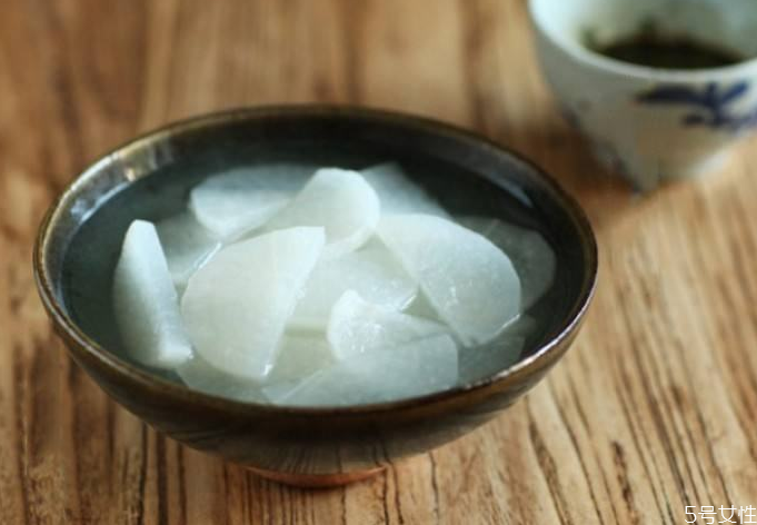 蘿卜熬水需要多長(zhǎng)時(shí)間 蘿卜熬水用什么蘿卜 蘿卜熬水需要多長(zhǎng)時(shí)間 蘿卜熬水用什么蘿卜