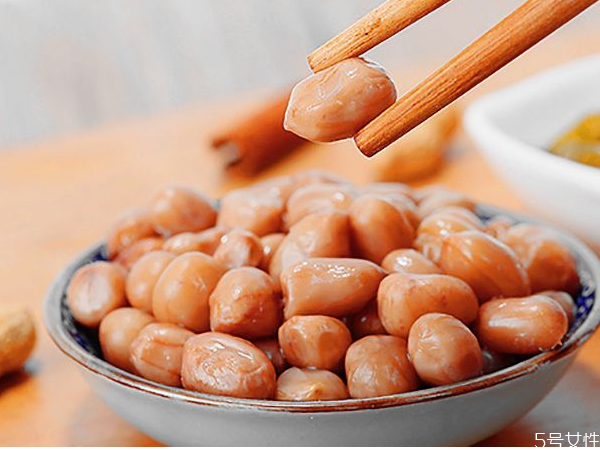 鹽煮花生要煮多久 鹽水煮花生怎么做 鹽煮花生要煮多久 鹽水煮花生怎么做