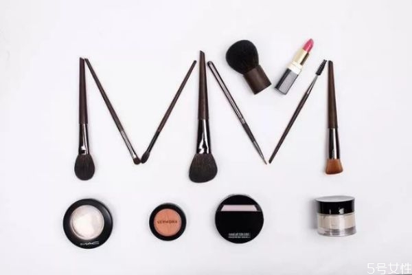 化妝刷能混著用嗎 化妝刷是干用還是濕著用 化妝刷能混著用嗎 化妝刷是干用還是濕著用