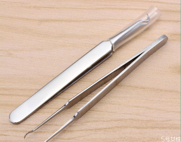 細(xì)胞夾會(huì)讓毛孔變大嗎 細(xì)胞夾去黑頭的害處 細(xì)胞夾會(huì)讓毛孔變大嗎 細(xì)胞夾去黑頭的害處