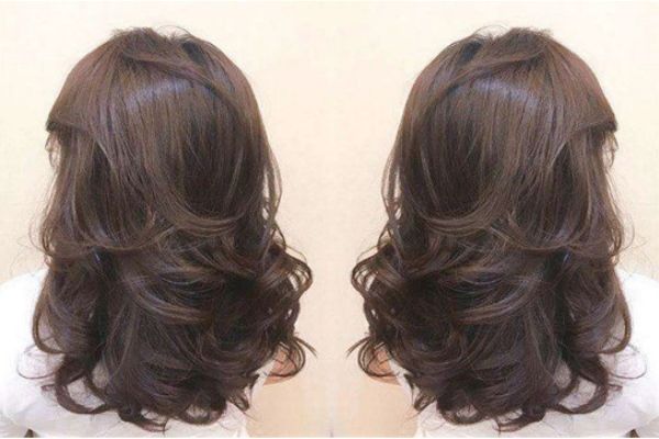 燙過(guò)的頭發(fā)下次怎么剪 燙發(fā)后長(zhǎng)長(zhǎng)了怎么剪