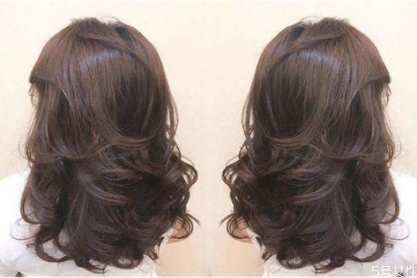 燙過(guò)的頭發(fā)下次怎么剪 燙發(fā)后長(zhǎng)長(zhǎng)了怎么剪 燙過(guò)的頭發(fā)下次怎么剪 燙發(fā)后長(zhǎng)長(zhǎng)了怎么剪