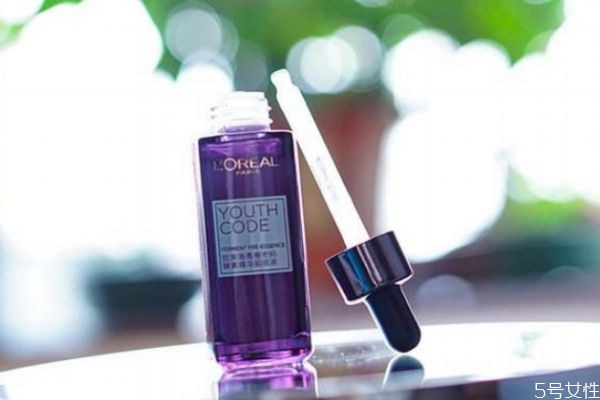 水前精華有必要用嗎 水和精華哪個(gè)重要 水前精華有必要用嗎 水和精華哪個(gè)重要