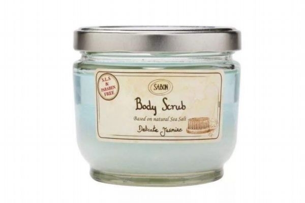 磨砂膏可以當洗面奶么 磨砂膏和洗面奶那個先用