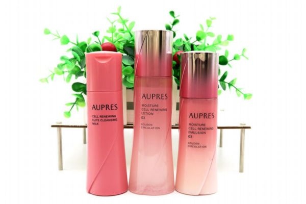 水前精華有必要用嗎 水和精華哪個(gè)重要 水前精華有必要用嗎 水和精華哪個(gè)重要