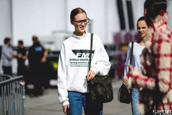 內搭是什么衣服 適合內搭的衣服有哪些