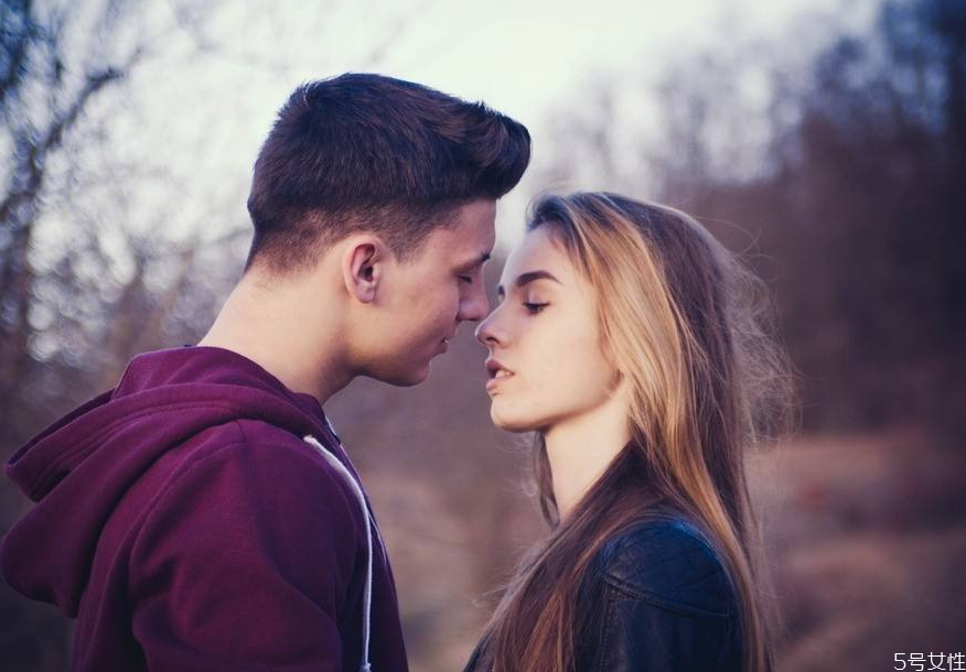 曖昧期斷聯(lián)多久表明沒(méi)希望了 曖昧期斷聯(lián)后女生心態(tài) 曖昧期斷聯(lián)多久表明沒(méi)希望了 曖昧期斷聯(lián)后女生心態(tài)