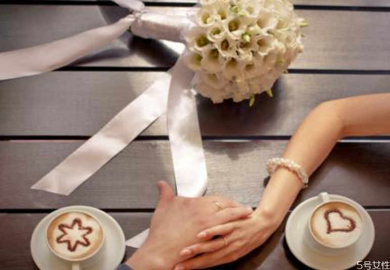 曖昧期斷聯(lián)后男生心態(tài) 斷聯(lián)之后男生怎么做說(shuō)明愛(ài)你