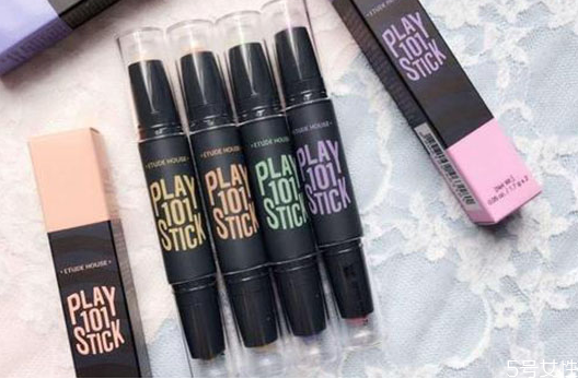 高光棒在化妝時的順序 高光棒打在什么位置 高光棒在化妝時的順序 高光棒打在什么位置