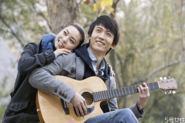 男生對(duì)你沒意思的表現(xiàn) 男人見到喜歡的人反應(yīng)