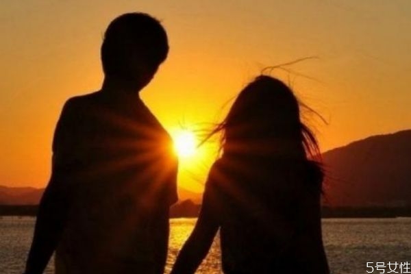 男人哪些行為在試探你 男人說分手后還會(huì)回頭嗎 男人哪些行為在試探你 男人說分手后還會(huì)回頭嗎