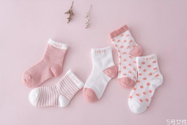 冬天襪子穿多厚合適 冬天襪子穿太厚反而不好 冬天襪子穿多厚合適 冬天襪子穿太厚反而不好