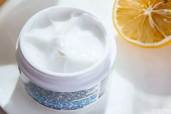 面霜為什么油膩 保濕不油膩的面霜推薦 面霜為什么油膩 保濕不油膩的面霜推薦