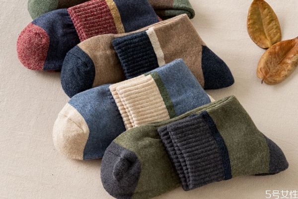 冬天穿什么襪子保暖 冬天襪子怎么外穿 冬天穿什么襪子保暖 冬天襪子怎么外穿