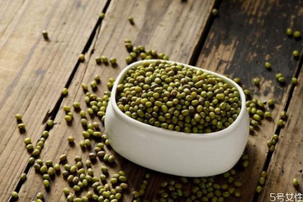 寶寶可以吃綠豆嗎 綠豆粥多大寶寶能吃 寶寶可以吃綠豆嗎 綠豆粥多大寶寶能吃